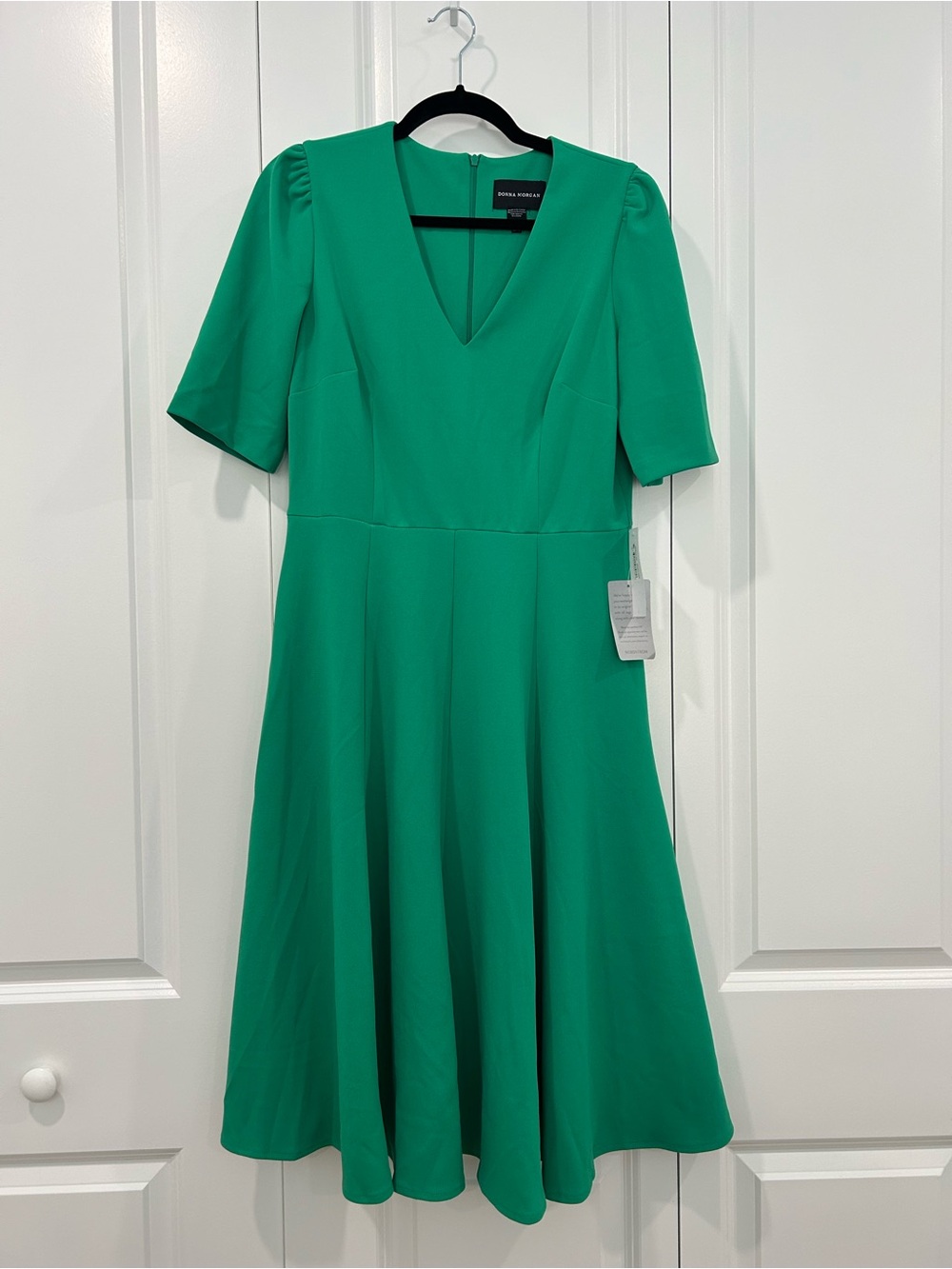 Donna Morgan Emerald Green V-Neck Fit-and-Flare Midi Dress- BRAND NEW